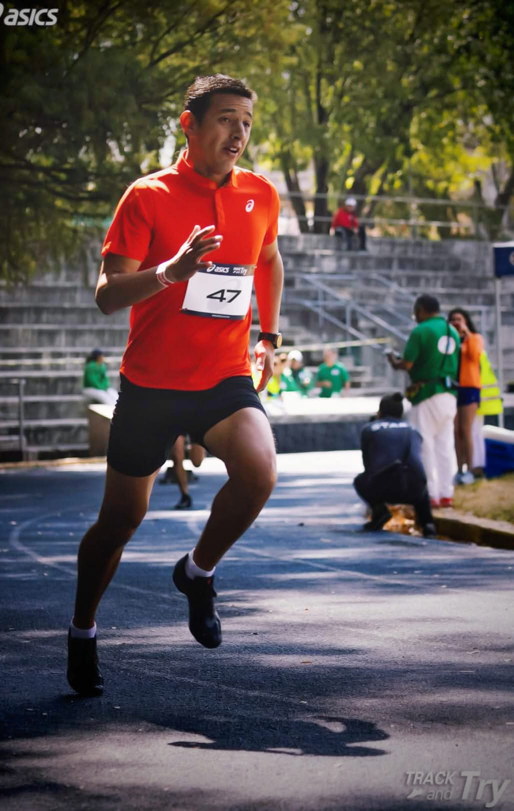 Corredor de Unconventional Training en competencia